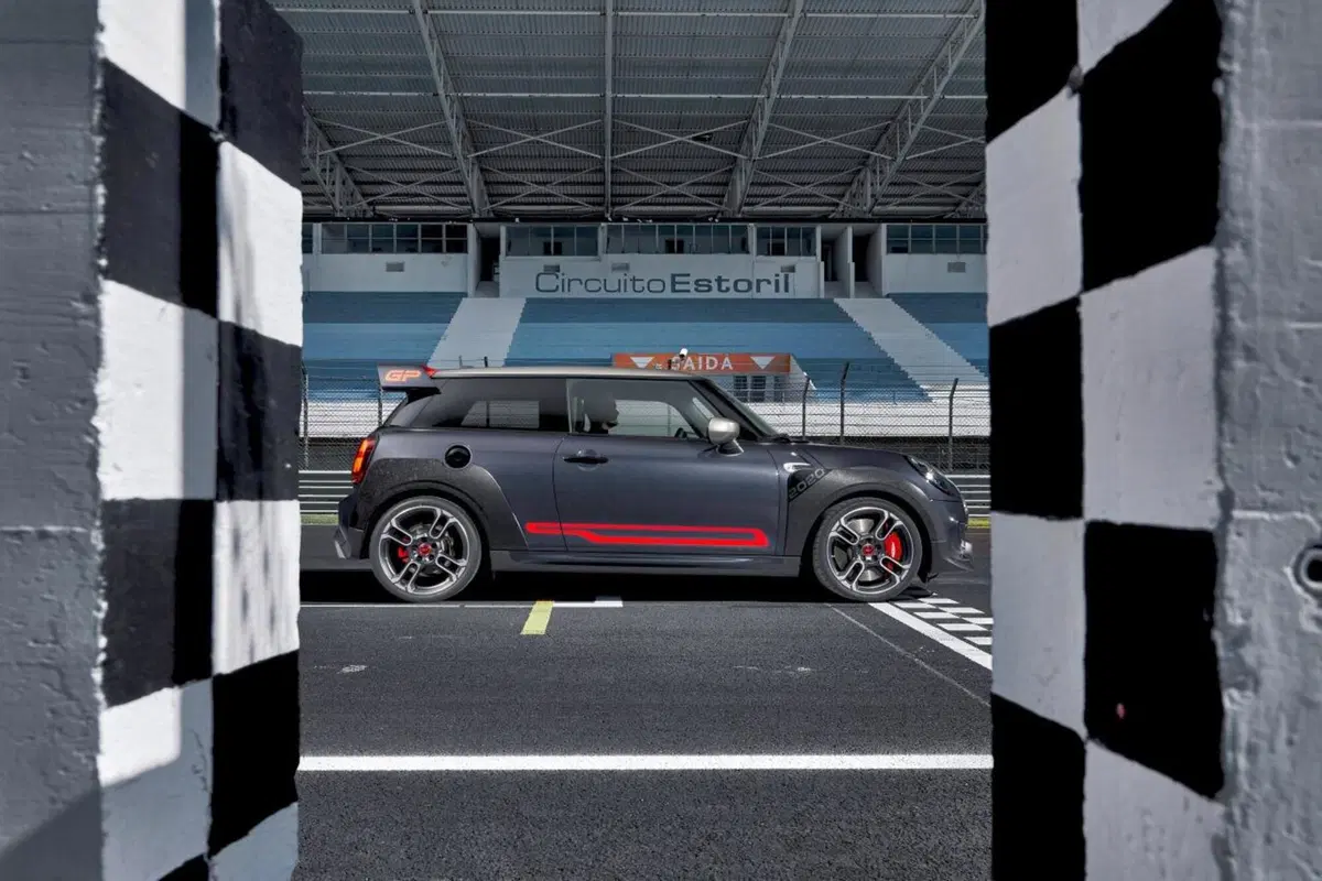 Mini John Cooper Works GP, 306 CV per la Mini più veloce di sempre (16)