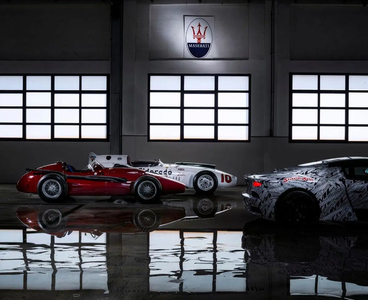 Maserati MC20 | La dedica a Stirling Moss nella nuova livrea camouflage (4)