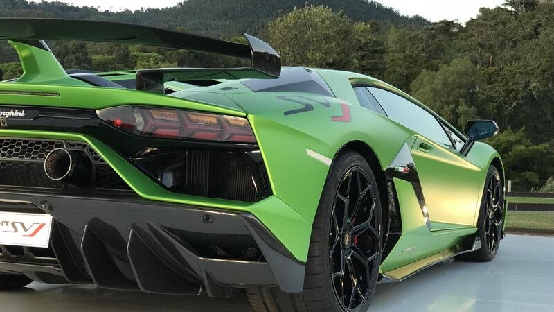 Il sound del V12 Lamborghini Aventador SVJ in tecnologia 8D | Cuffie e audio a palla!