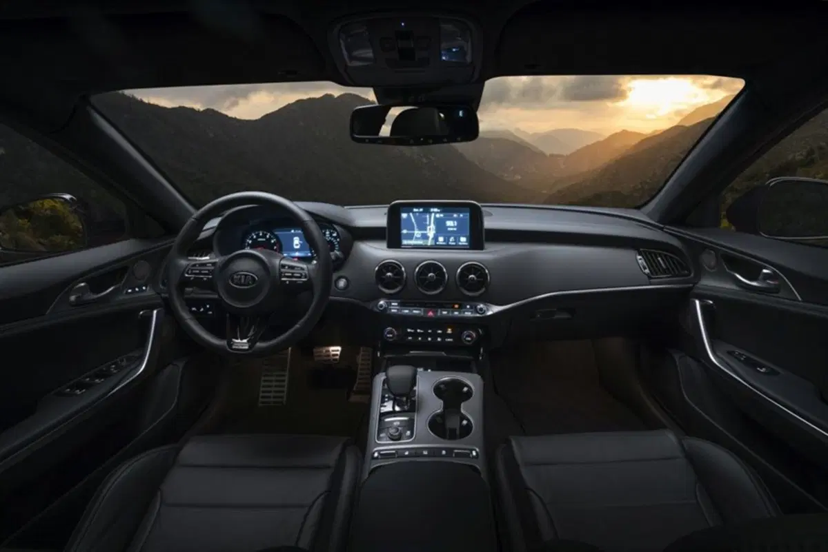 Kia Stinger: ecco il Diesel da 200 CV (12)