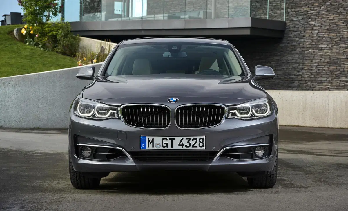 BMW Serie 3 GT 320d (3)