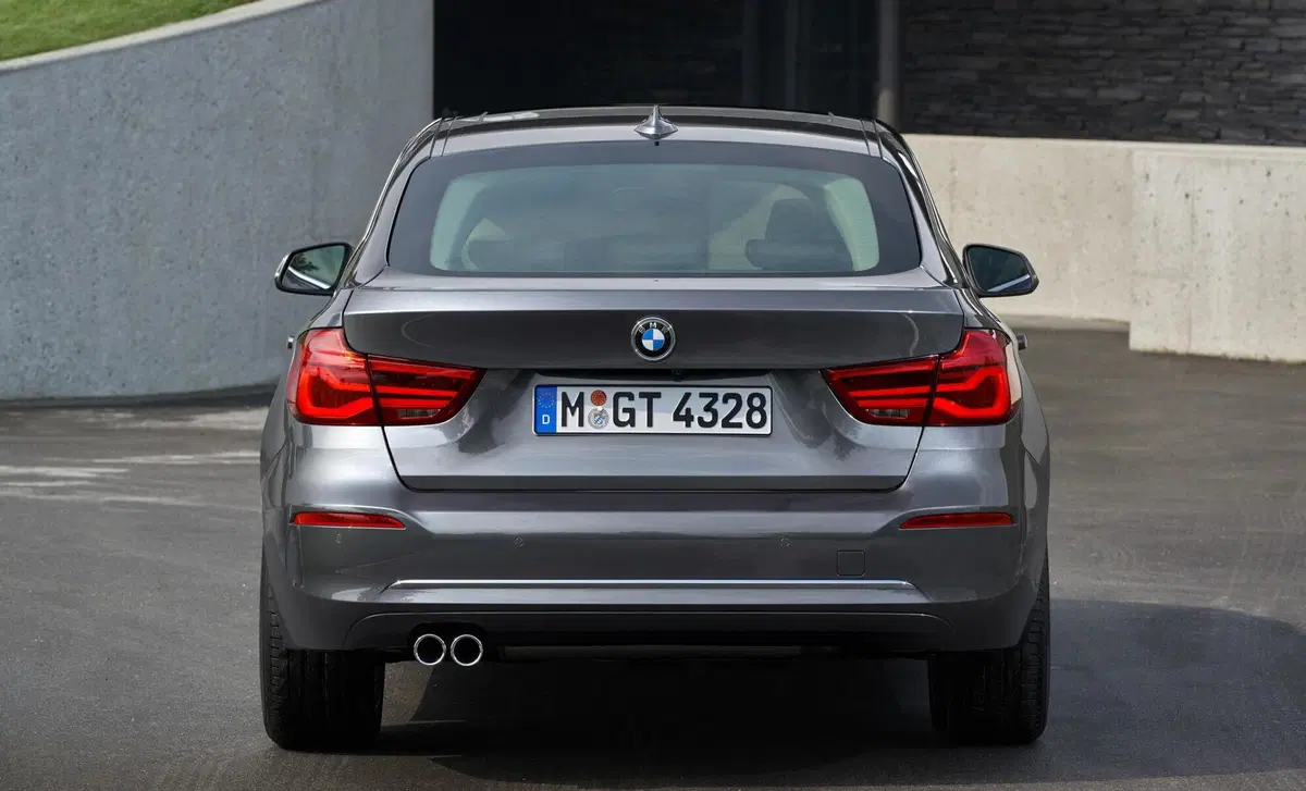 BMW Serie 3 GT 320d (5)