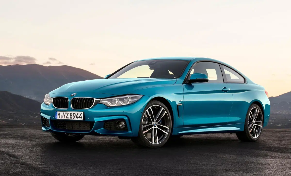 BMW Serie 4 Coupé M4  CS (33)