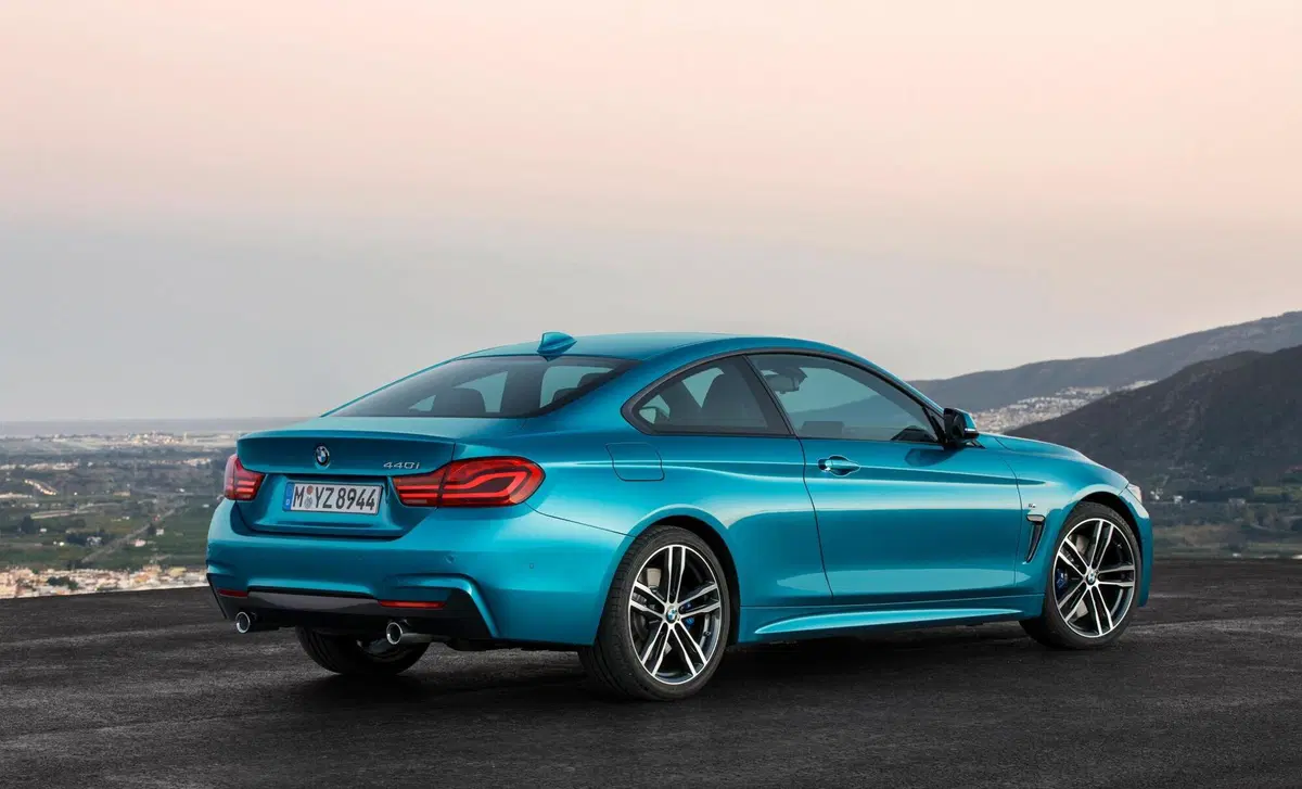 BMW Serie 4 Coupé M4  CS (31)