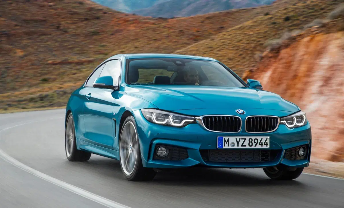 BMW Serie 4 Coupé M4  CS (28)