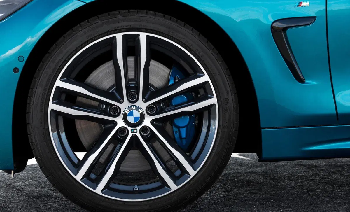 BMW Serie 4 Coupé M4  CS (52)