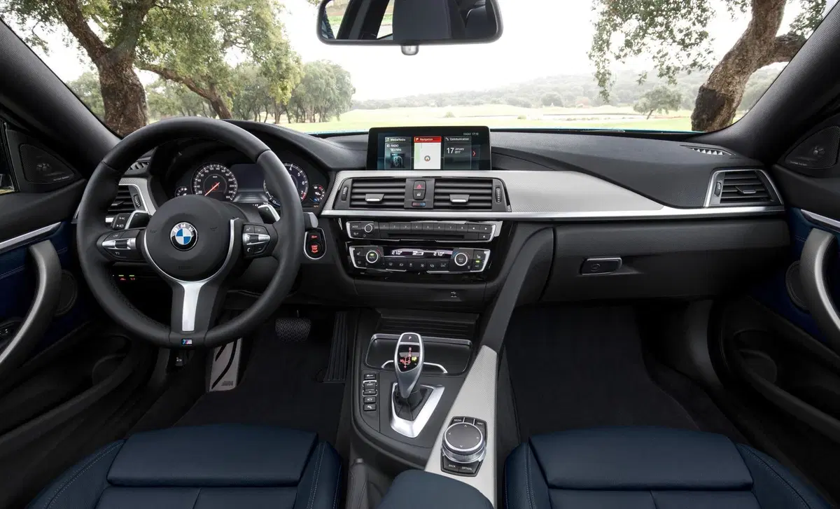 BMW Serie 4 Coupé M4  CS (46)