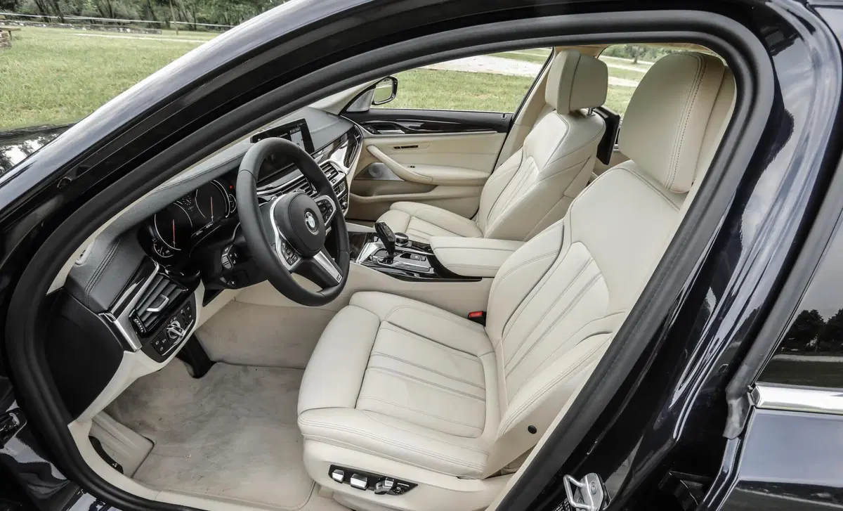 BMW Serie 5 Touring (2017-24) (38)