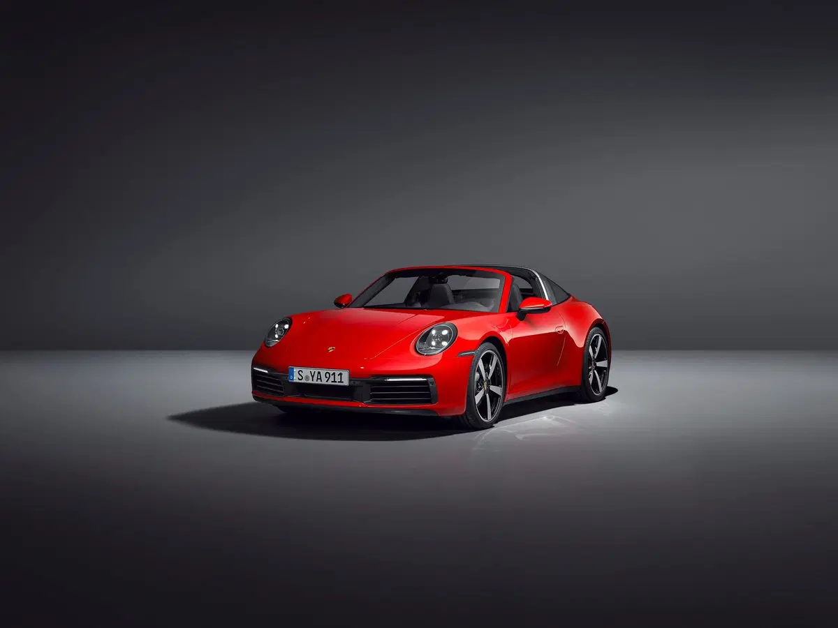 Nuova Porsche 911 Targa: ecco anche la 992, 4 e 4S (11)