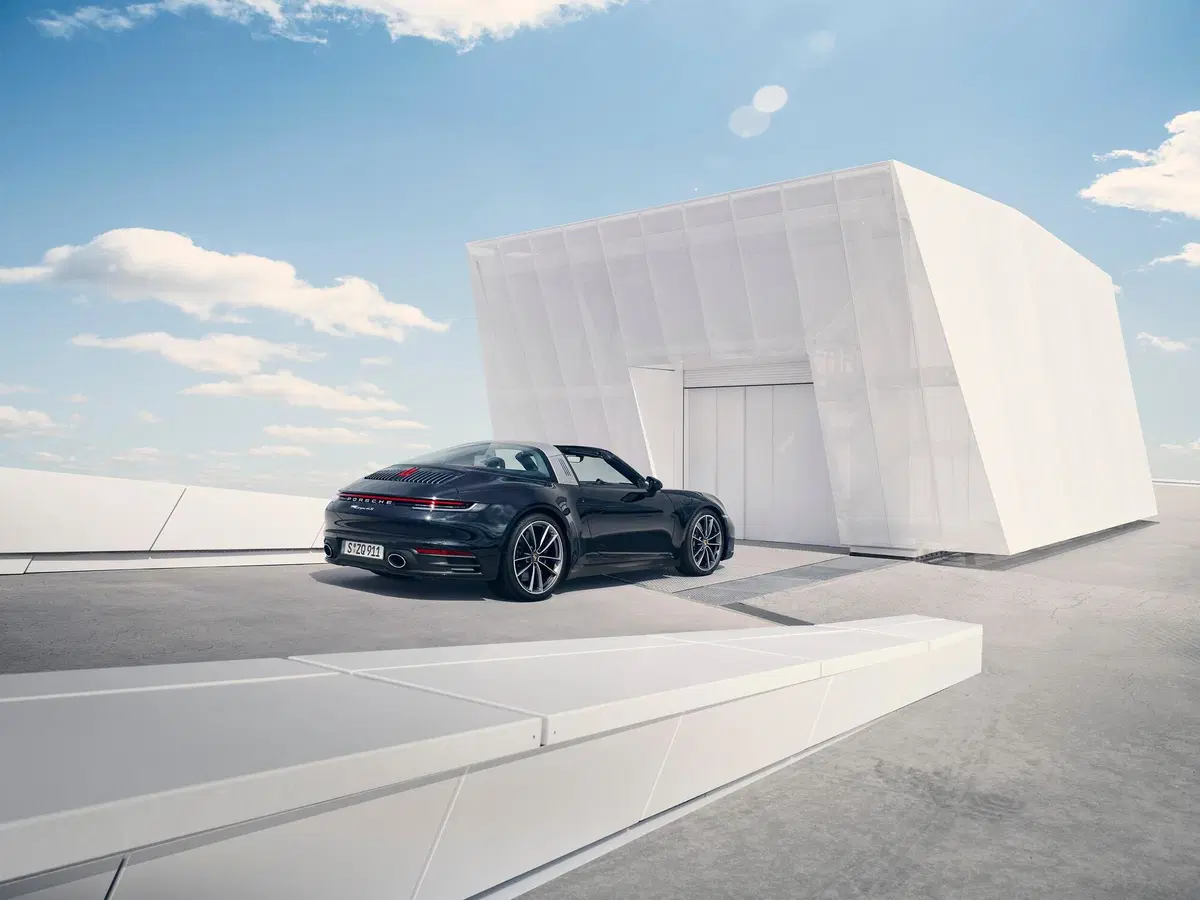 Nuova Porsche 911 Targa: ecco anche la 992, 4 e 4S (12)
