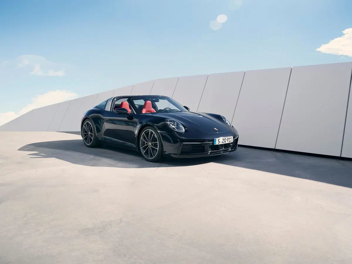 Nuova Porsche 911 Targa: ecco anche la 992, 4 e 4S (2)