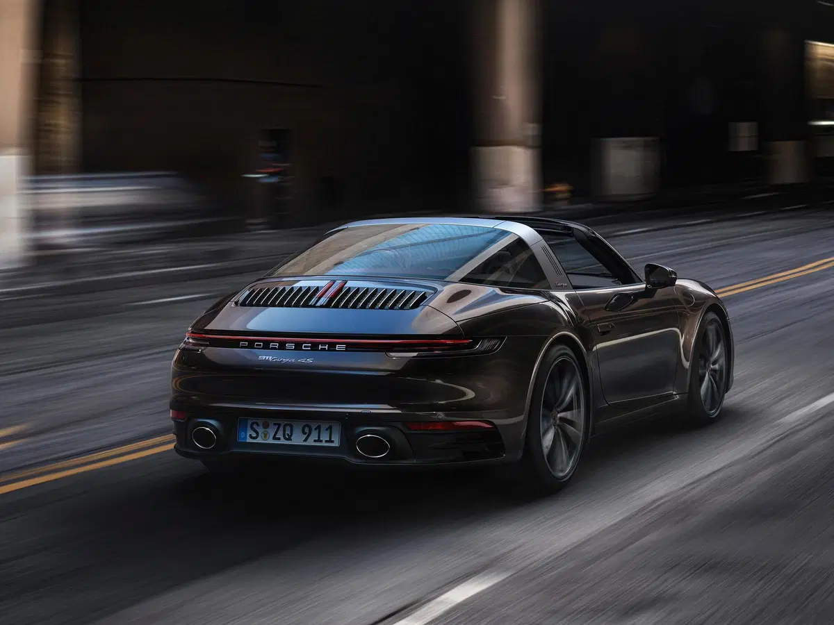 Nuova Porsche 911 Targa: ecco anche la 992, 4 e 4S (3)