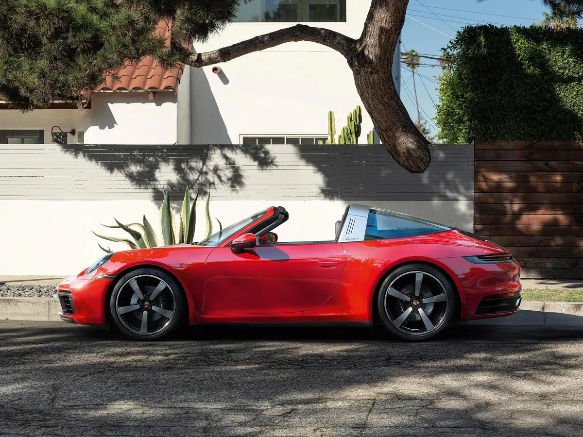 Nuova Porsche 911 Targa: ecco anche la 992, 4 e 4S (13)