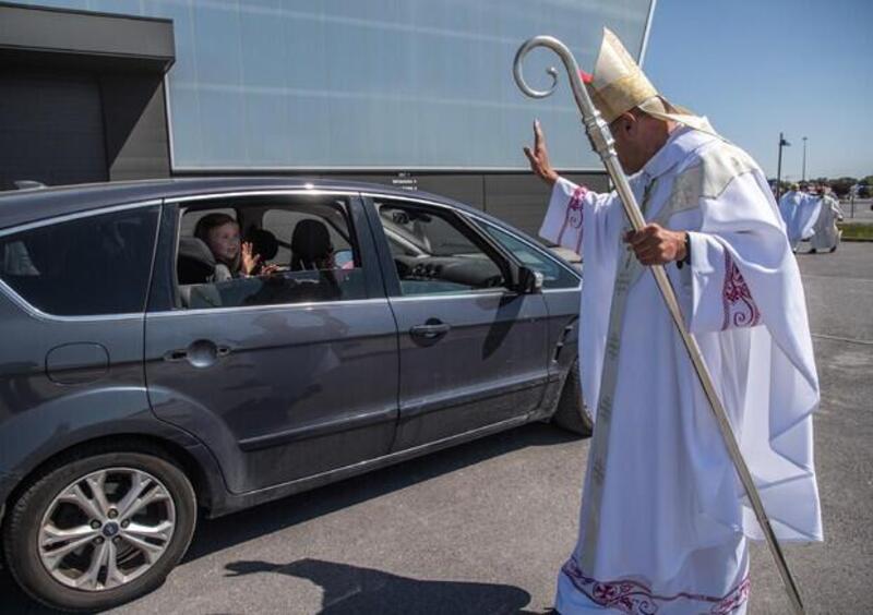 In Francia arriva la messa drive-in 