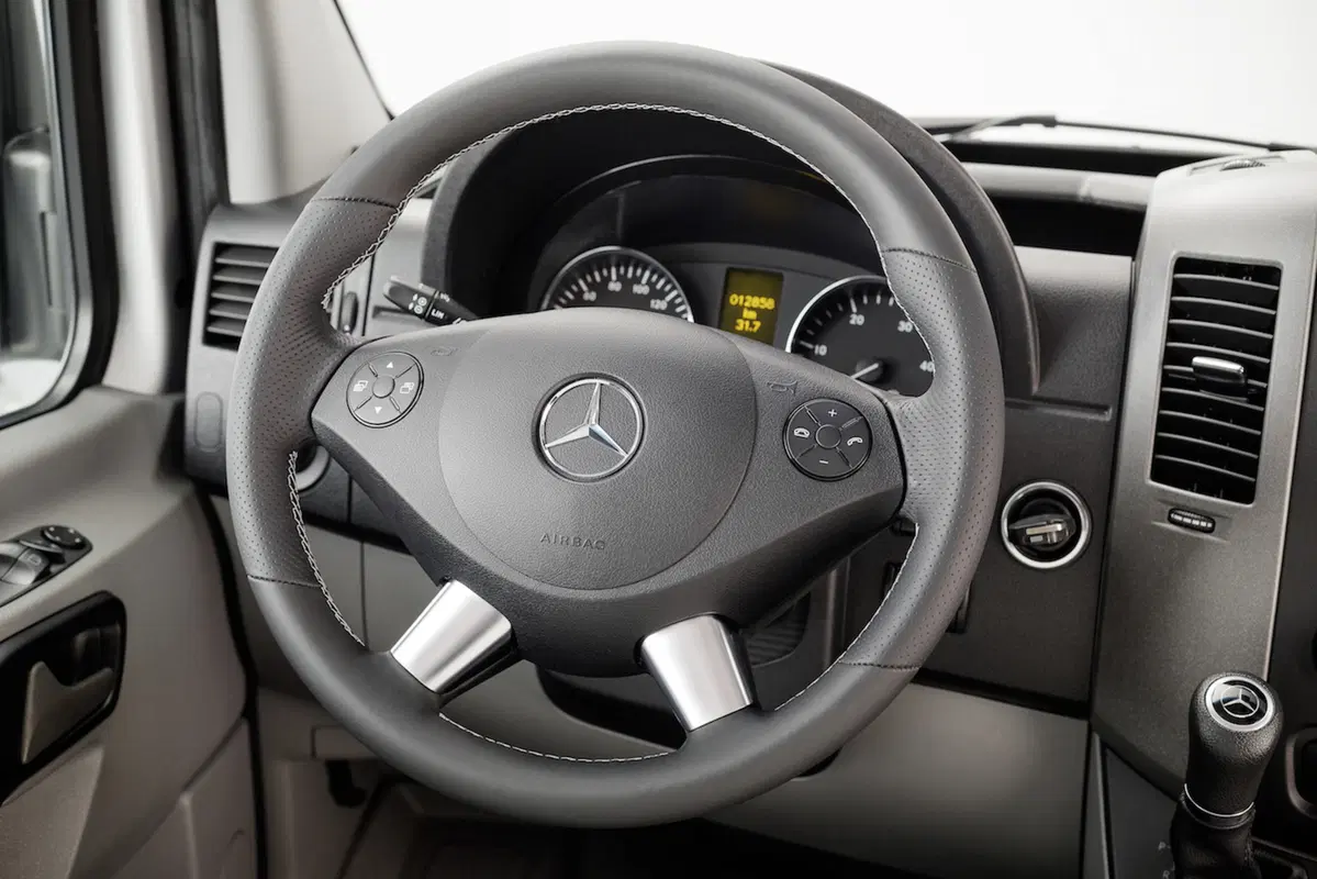 Mercedes Sprinter: più carico utile ed una versione speciale per festeggiare i 20 anni (11)