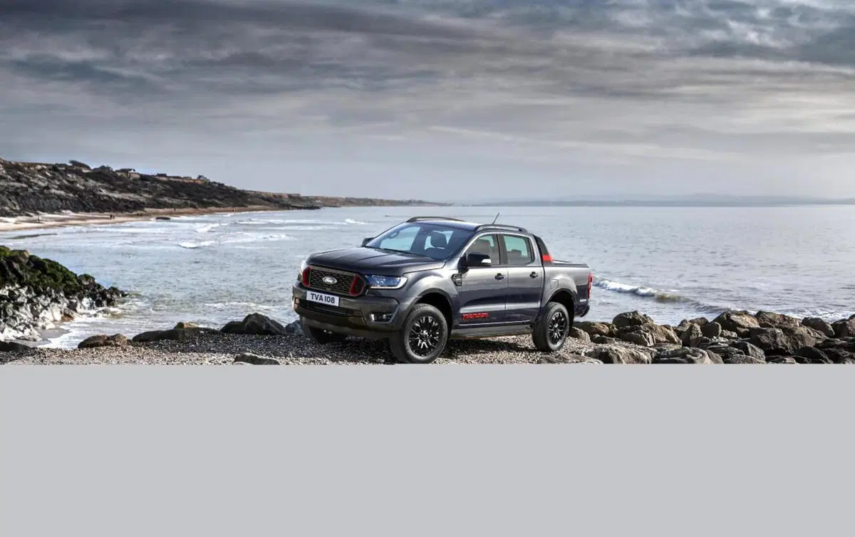 Ford Ranger Thunder, edizione limitata per il pick up dell’Ovale Blu (4)