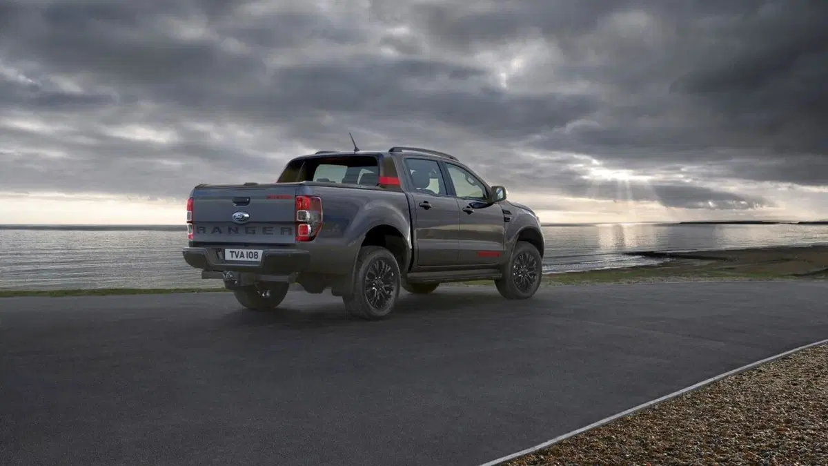 Ford Ranger Thunder, edizione limitata per il pick up dell’Ovale Blu (5)
