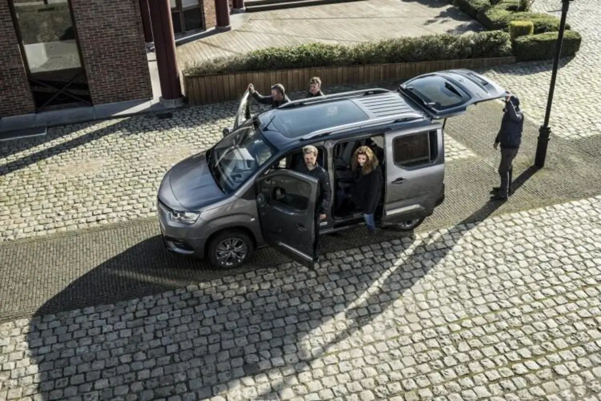 Nuovo Proace City, anche Verso: Toyota sfida FCA, PSA e Renault nei veicoli commerciali leggeri [LCV] (4)