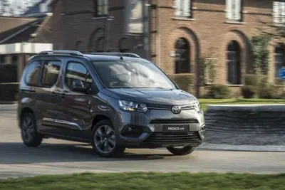 Nuovo Proace City, anche Verso: Toyota sfida FCA, PSA e Renault nei veicoli commerciali leggeri [LCV]