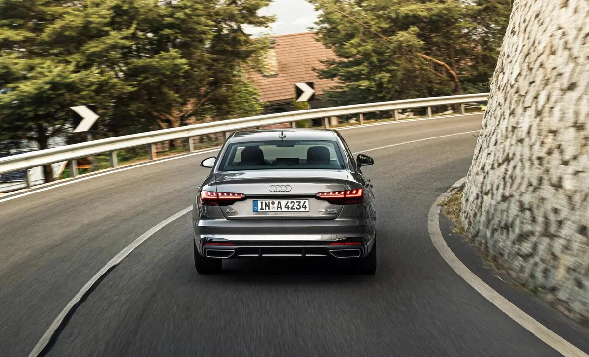 Audi A4 45 TFSI quattro S tronic quattro edition (9)