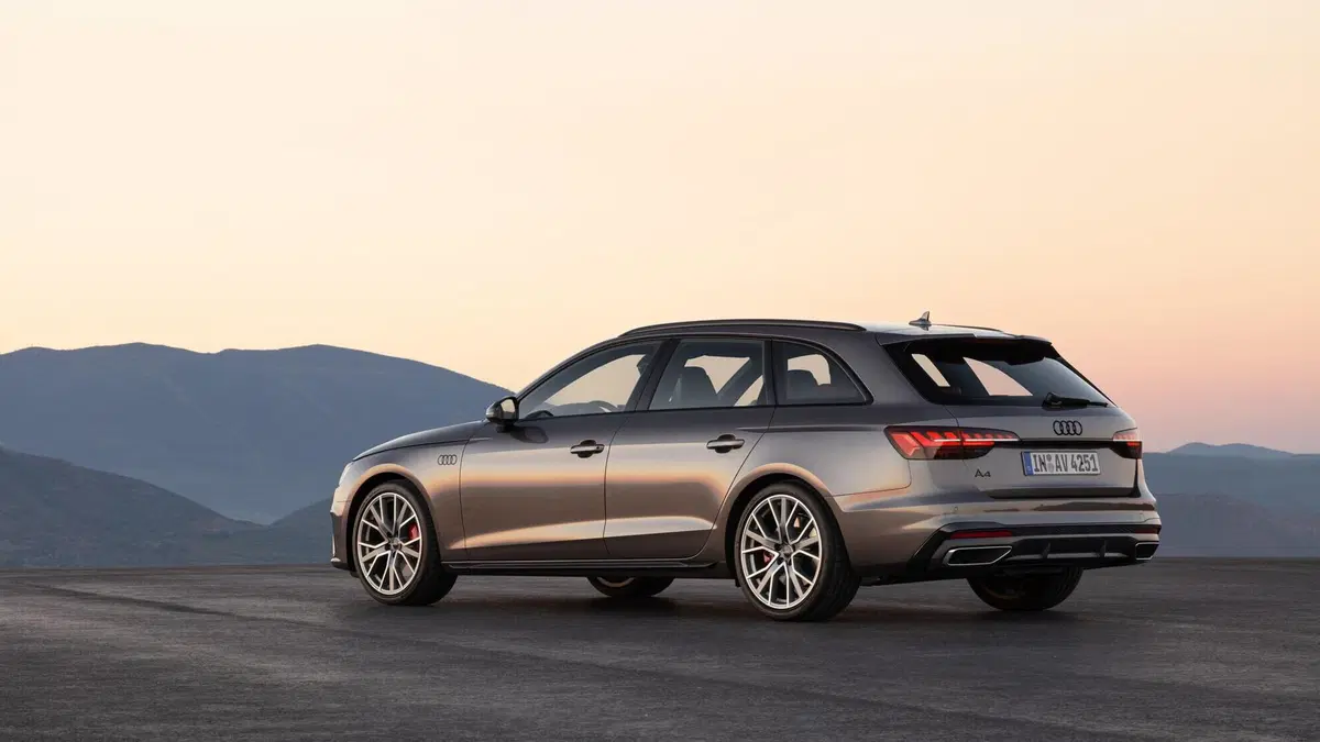 Audi A4 Avant 40 TFSI quattro S tronic Business Advanced (4)