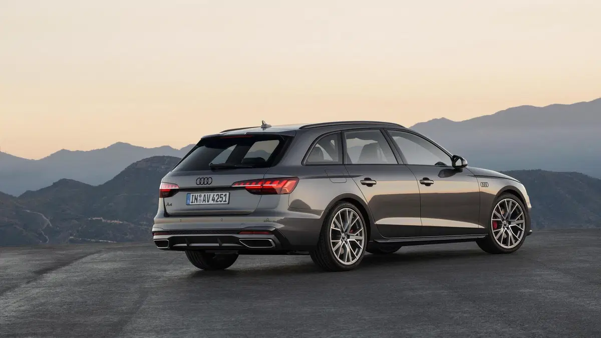 Audi A4 Avant 40 TFSI quattro S tronic Business Advanced (7)