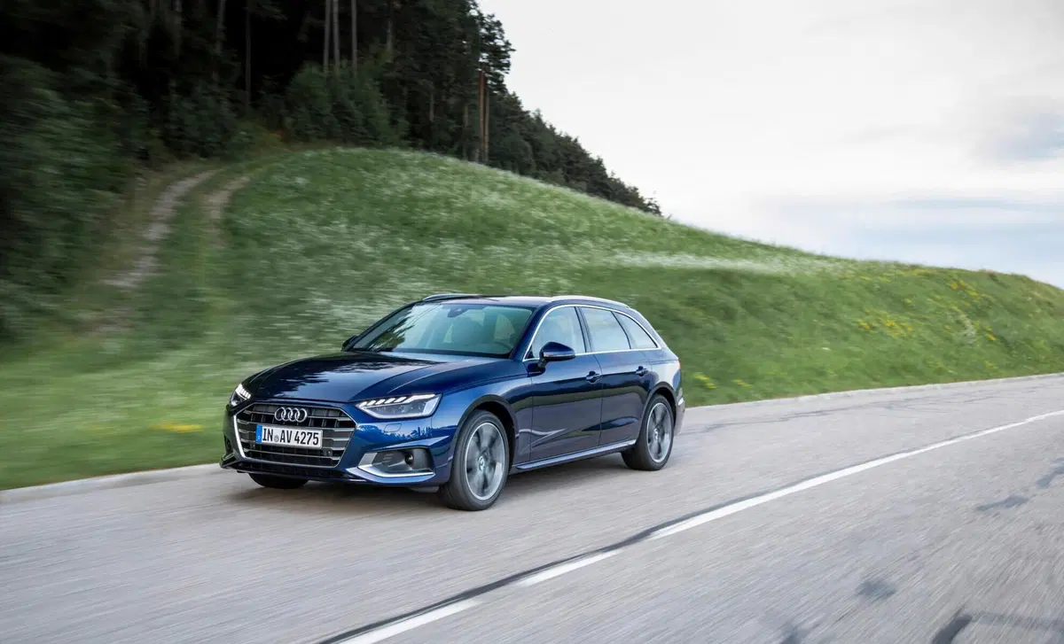 Audi A4 Avant 40 TFSI quattro S tronic Business Advanced (9)