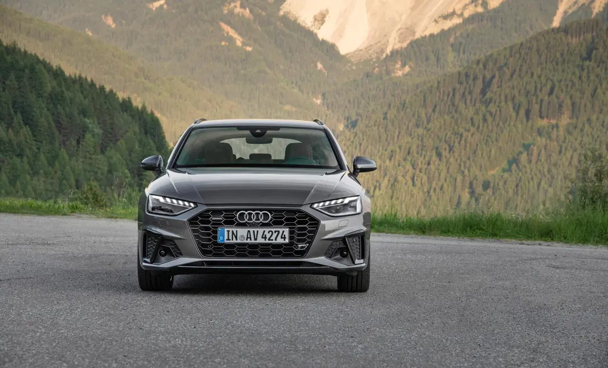 Audi A4 Avant 40 TFSI quattro S tronic Business Advanced (3)