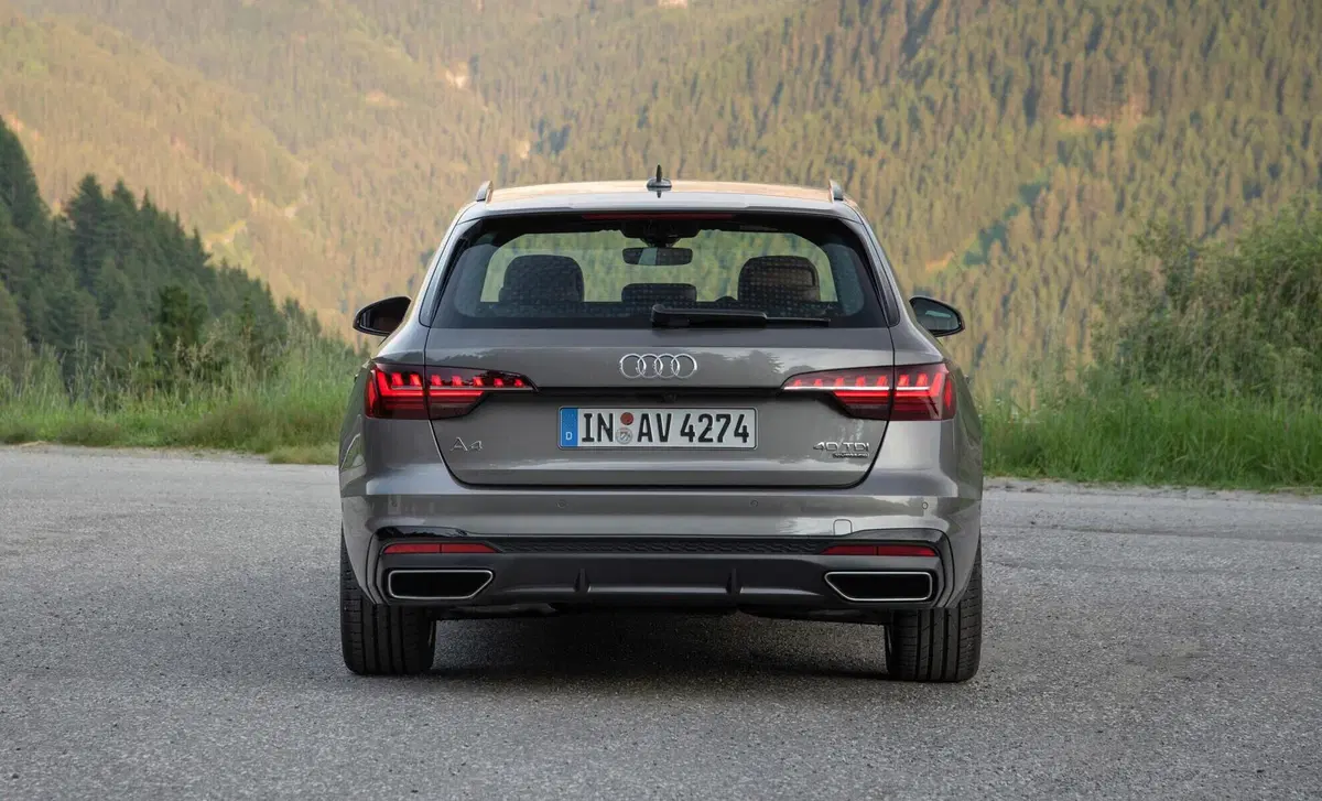 Audi A4 Avant 40 TFSI quattro S tronic Business Advanced (5)