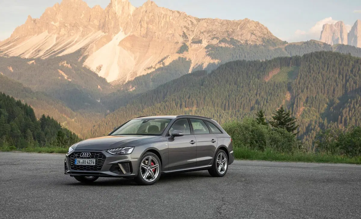 Audi A4 Avant 40 TFSI quattro S tronic Business Advanced (6)