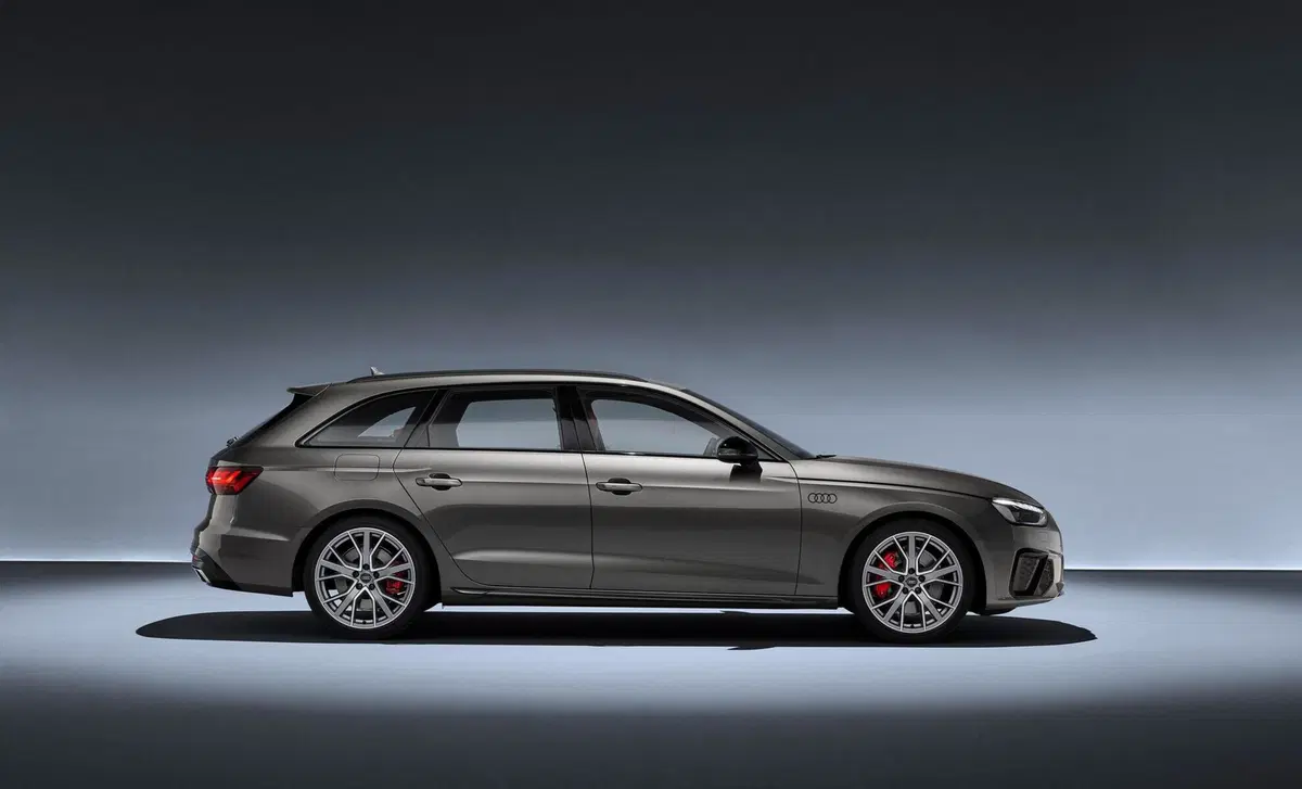 Audi A4 Avant 40 TFSI quattro S tronic Business Advanced (2)