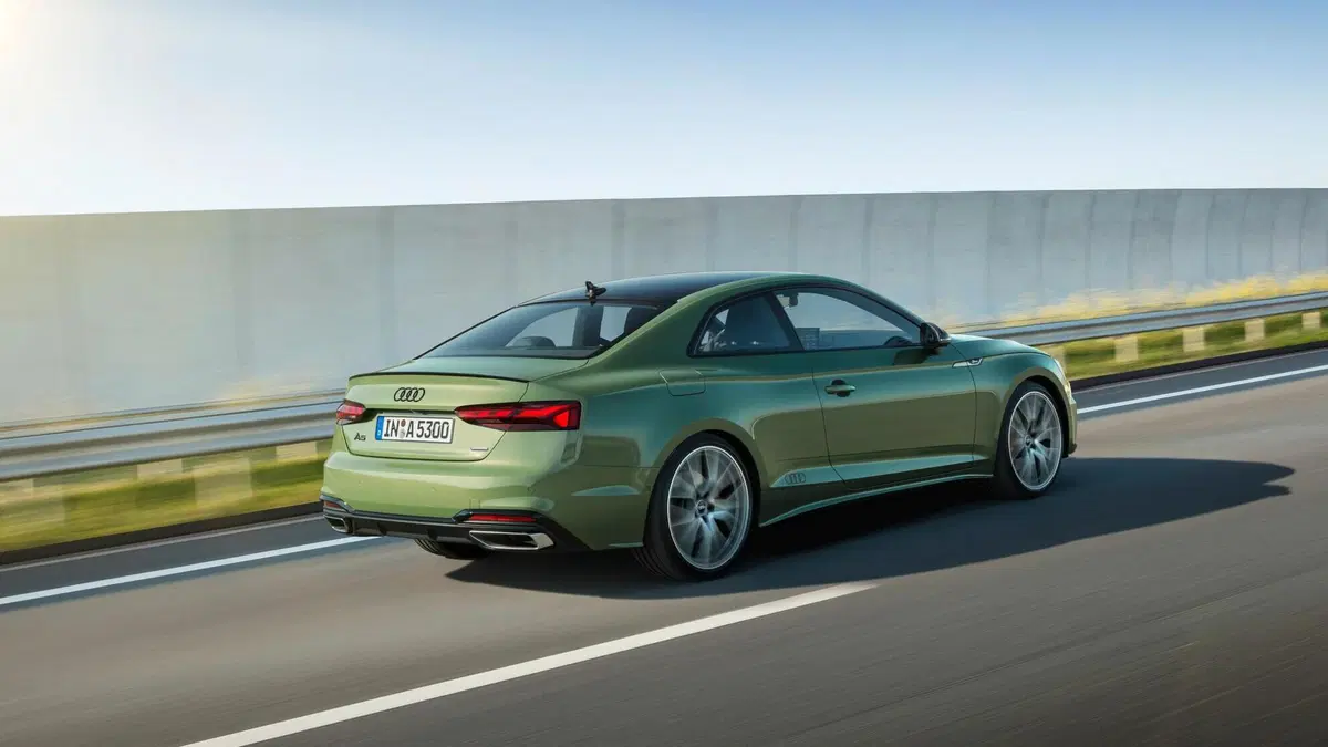 Audi A5 Coupé 45 TFSI 252 CV quattro S tronic Business (8)