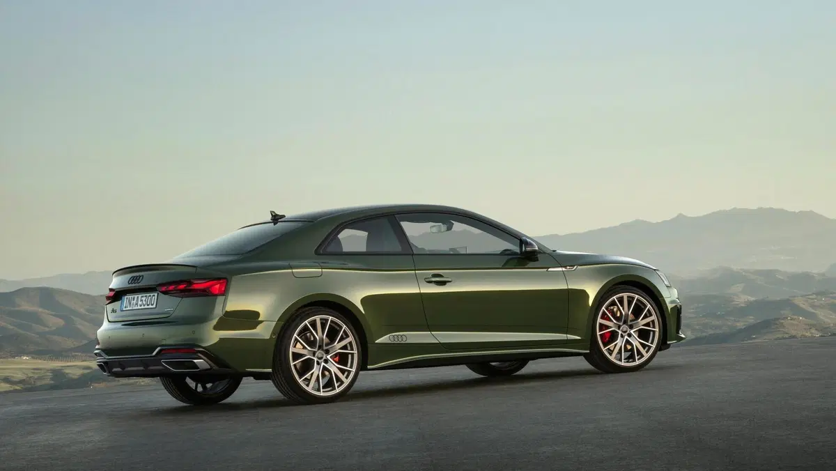 Audi A5 Coupé 45 TFSI 252 CV quattro S tronic Business (11)