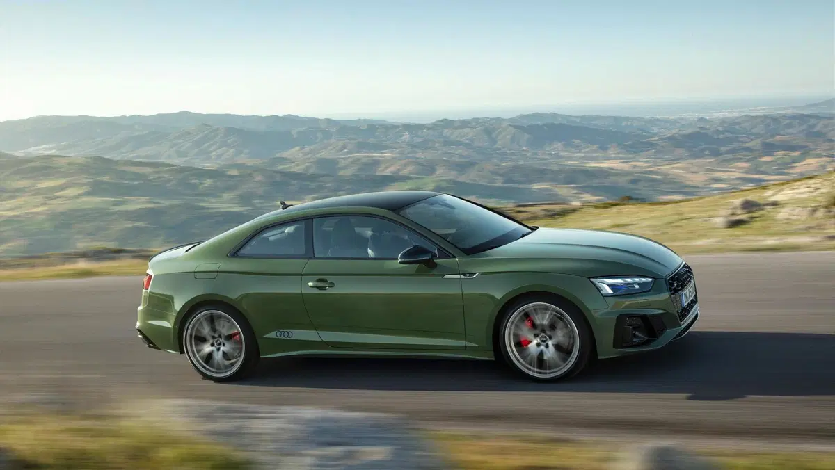 Audi A5 Coupé 45 TFSI 252 CV quattro S tronic Business (4)
