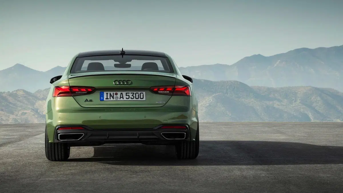 Audi A5 Coupé 45 TFSI 252 CV quattro S tronic Business (14)