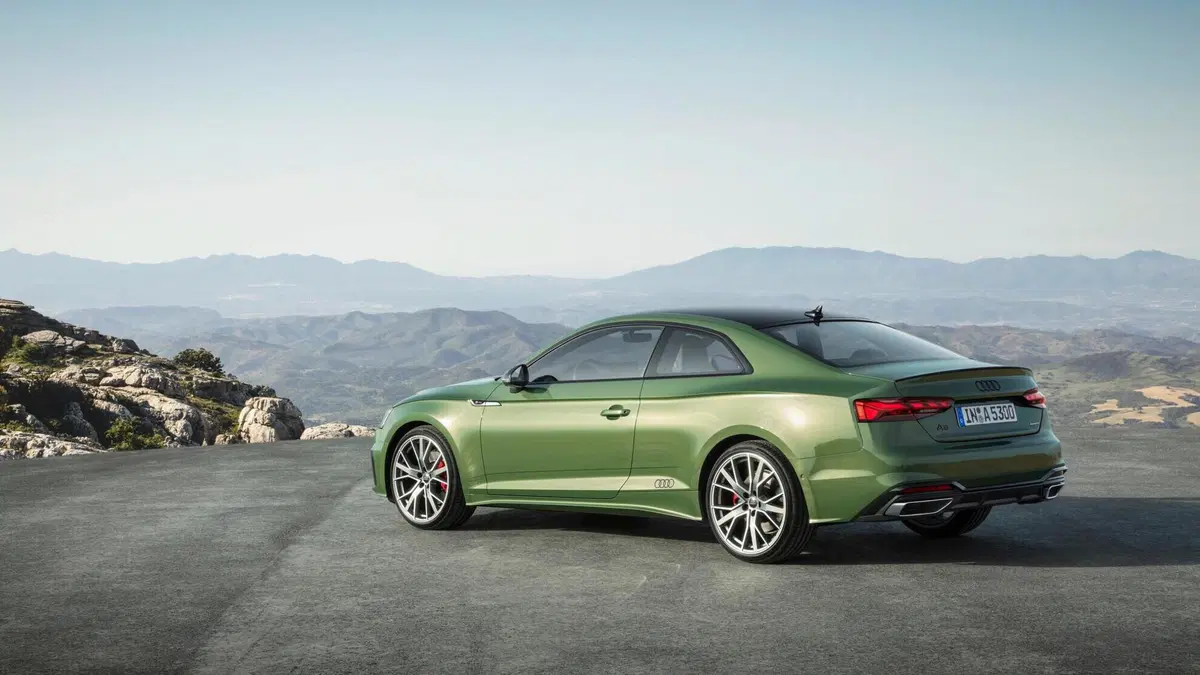 Audi A5 Coupé 45 TFSI 252 CV quattro S tronic Business (10)