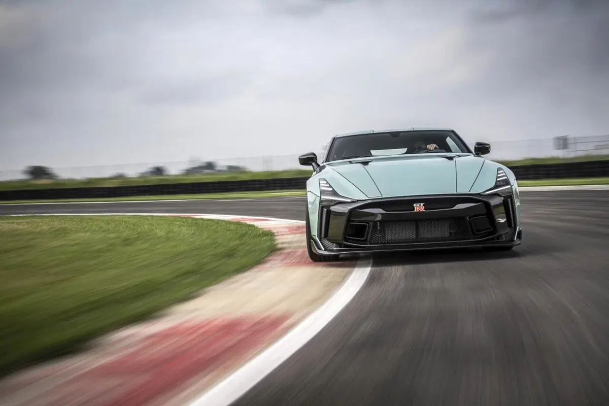 Nissan GT-R50 by Italdesign, debutto in streaming dall’Italia (4)