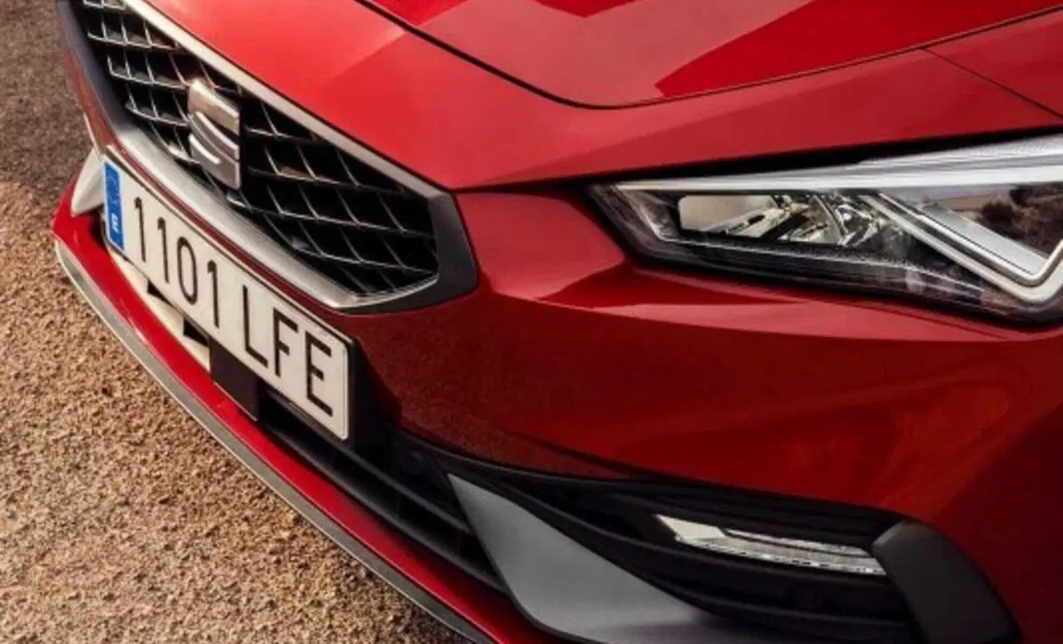 SEAT Leon 1.0 eTSI 110 CV DSG Xcellence (22)