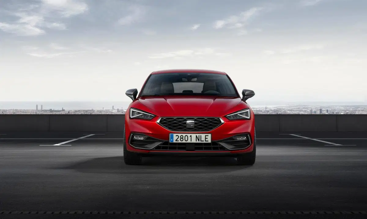 SEAT Leon 1.0 eTSI 110 CV DSG Xcellence (3)