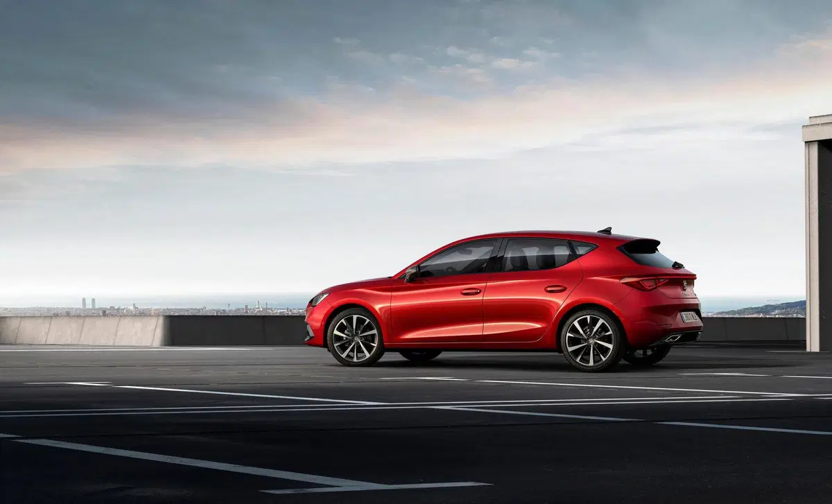 SEAT Leon 1.0 eTSI 110 CV DSG Xcellence (4)