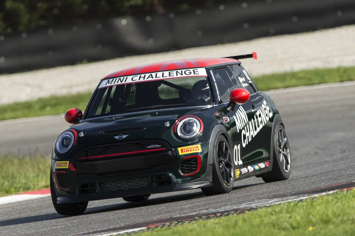 Mini Challenge John Cooper Works 2016: alla scoperta della vettura [Video] (4)