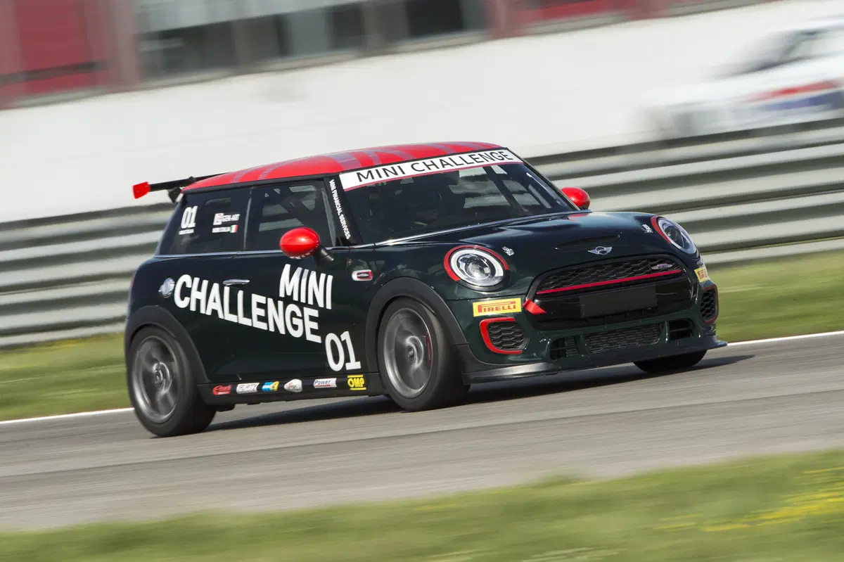 Mini Challenge John Cooper Works 2016: alla scoperta della vettura [Video] (5)
