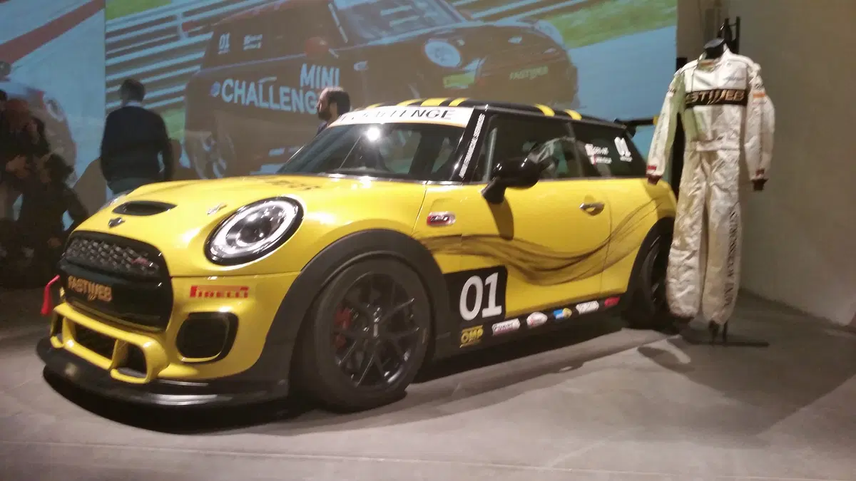 Mini Challenge John Cooper Works 2016: alla scoperta della vettura [Video]