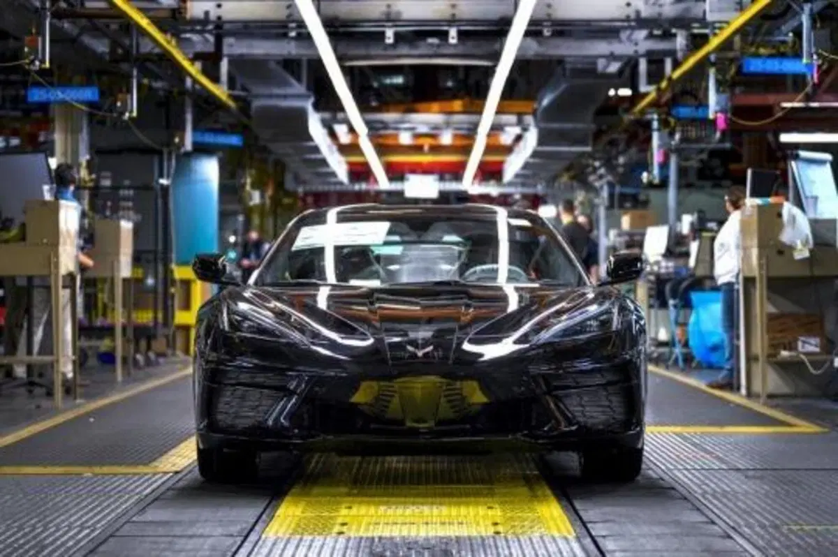 La nuova Chevrolet Corvette C8 arriva sul mercato (USA) a soli 54K per sbancare [costa meno delle C7 usate ex-noleggio Hertz] (4)