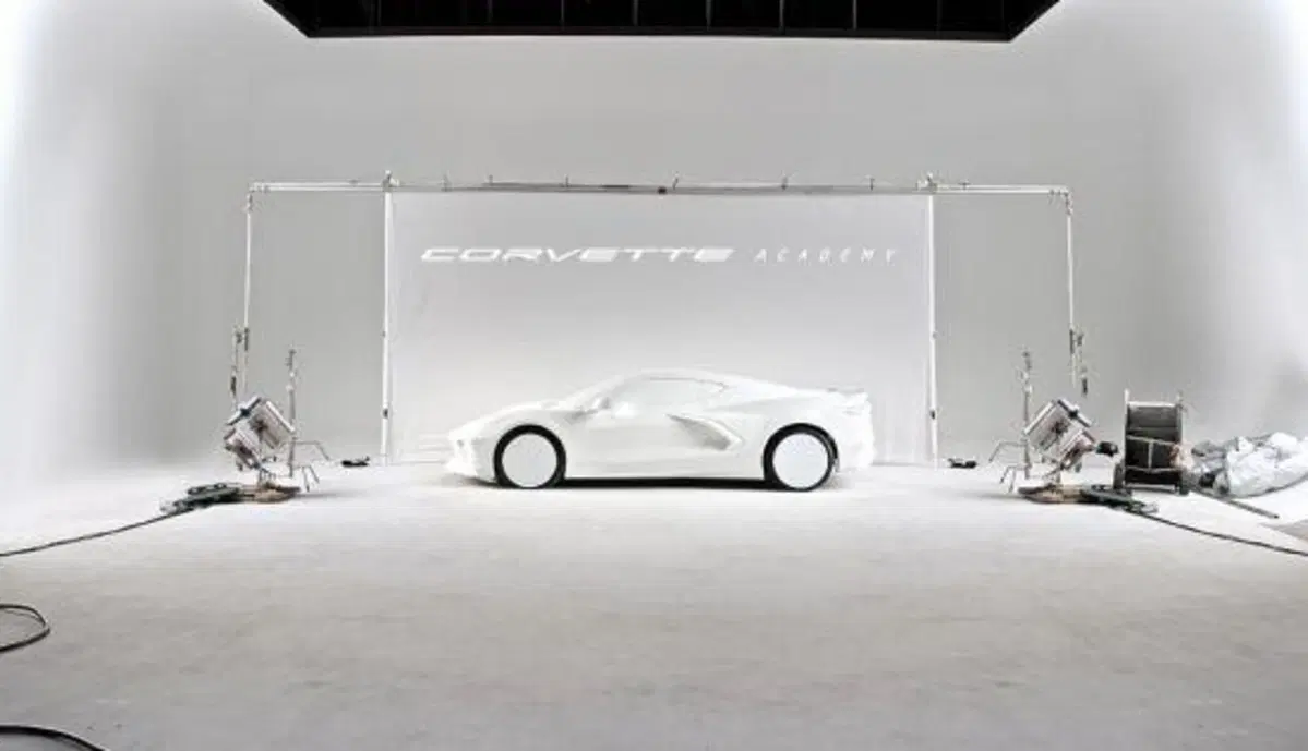 La nuova Chevrolet Corvette C8 arriva sul mercato (USA) a soli 54K per sbancare [costa meno delle C7 usate ex-noleggio Hertz] (5)