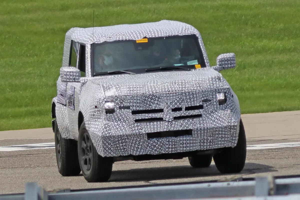 Nuovo Ford Bronco: sarà sia SUV che fuoristrada [Foto spia] (5)
