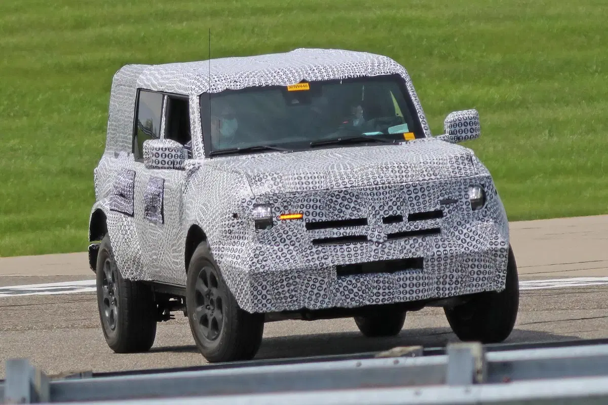 Nuovo Ford Bronco: sarà sia SUV che fuoristrada [Foto spia] (6)