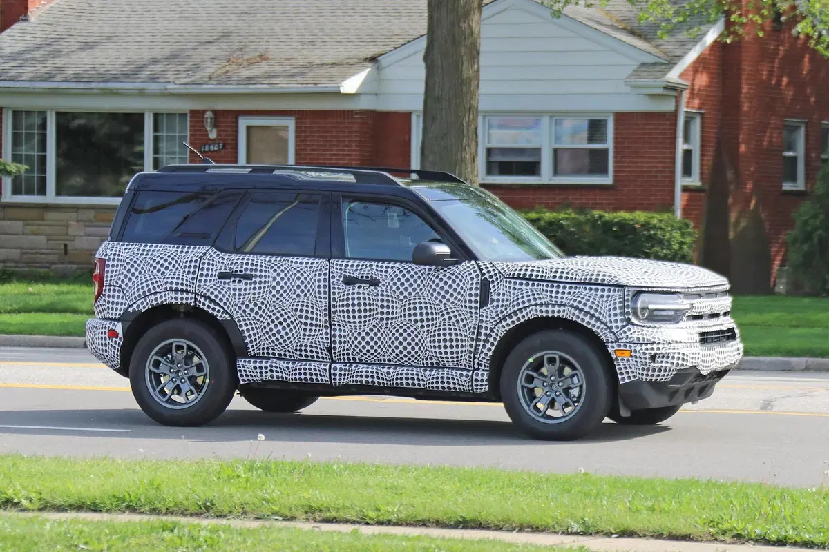 Nuovo Ford Bronco: sarà sia SUV che fuoristrada [Foto spia] (8)