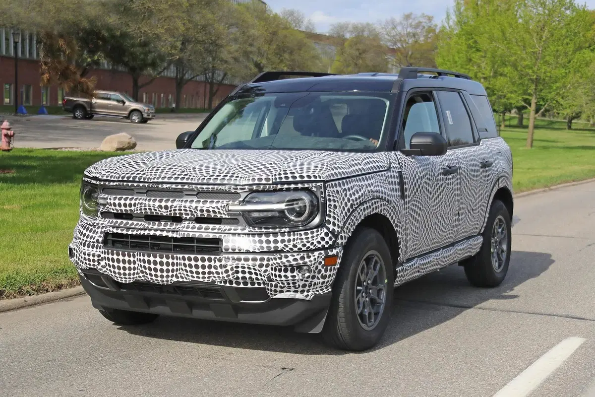 Nuovo Ford Bronco: sarà sia SUV che fuoristrada [Foto spia] (12)