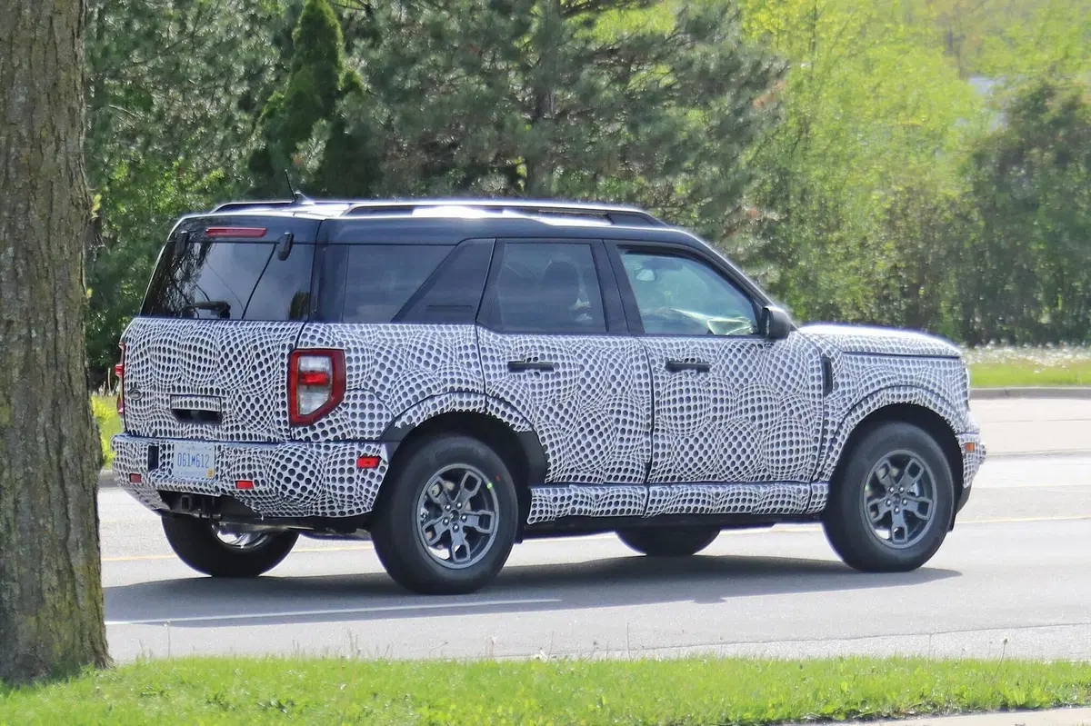 Nuovo Ford Bronco: sarà sia SUV che fuoristrada [Foto spia] (11)